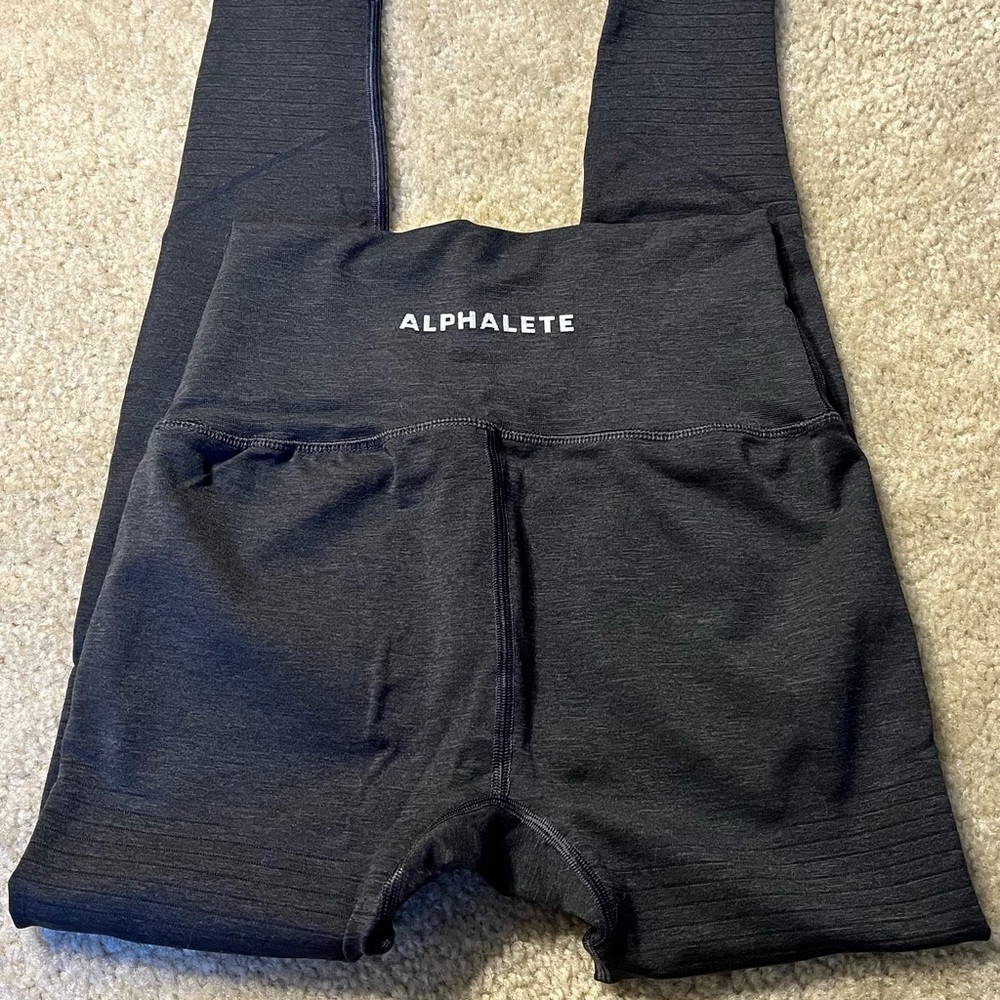 SOLD Alphalete og revival leggings